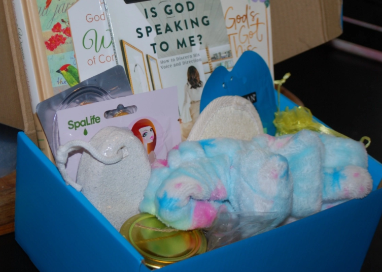 Deluxe Spa Gift Monthly Subscription Box